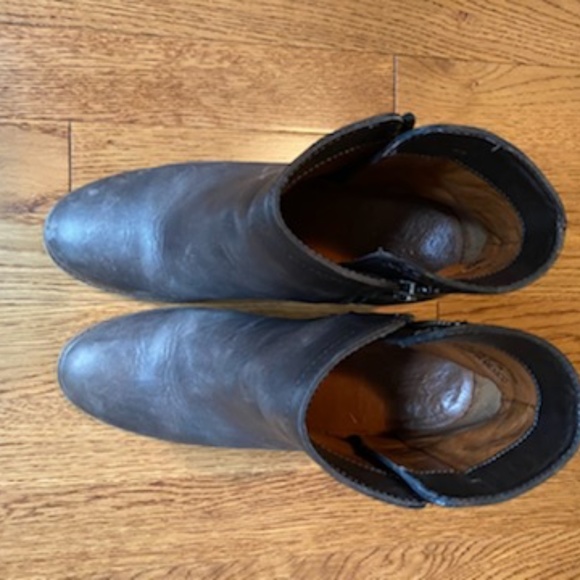 Frye Boots - Picture 2 of 3